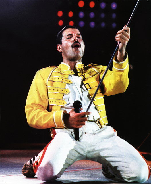 freddie-mercury-performing-live-classic-picture-wembley-stadium.jpg - toy