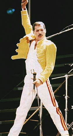 freddie mercury 6 - live at wembley.jpg - toy